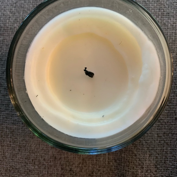 Life in LiLac x Madi Nelson Happy candle - Picture 2 of 3